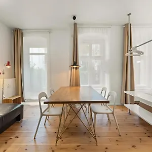 studios-elpilar-friedrichshain.find-berlin-hotels.com/